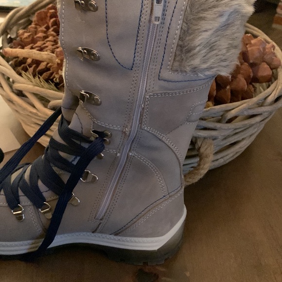 Santa Canada Melita lace up Winter Snow Boot light gray Sz 9 New with tags - Picture 9 of 10
